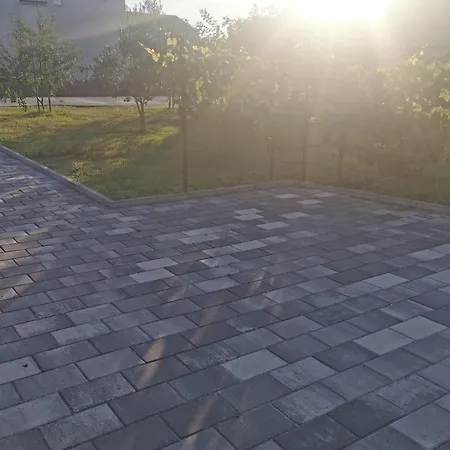 House With A Parking Space - 24453 * Ζαντάρ