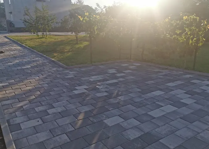 House With A Parking Space - 24453 * Ζαντάρ