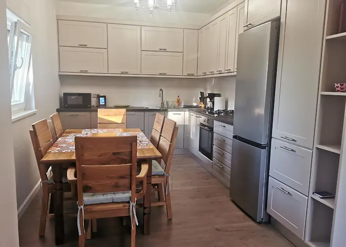 House With A Parking Space - 24453 * Ζαντάρ